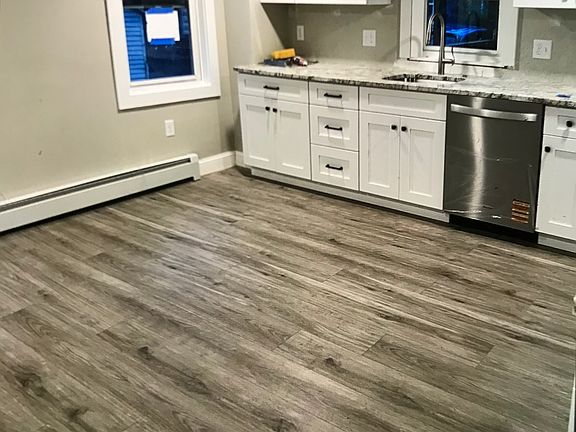 New large eat-in kitchen with new appliances and dishwasher/another angle