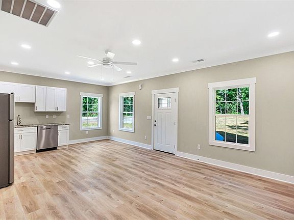 4th image of 1107 Williams Rd