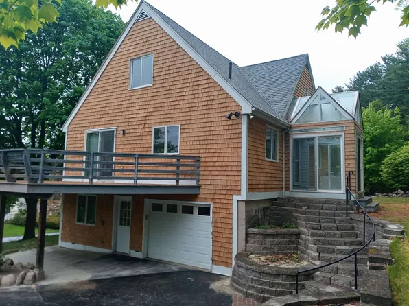 30 Bolic Street, Nashua, NH 03062