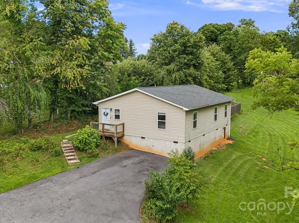 14 Dixon Ct, Candler, NC 28715