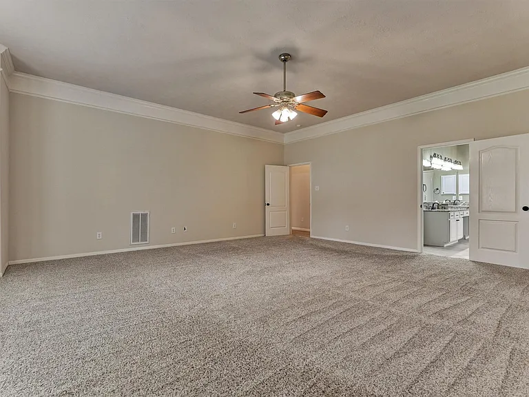 6615 Haughton Dr — Photo 15