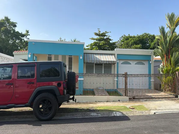 B 51 2 St, Ceiba, PR 00735