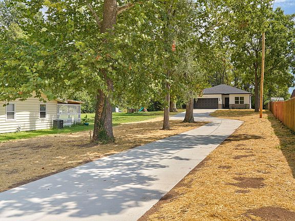 4th image of 3152 N National Avenue