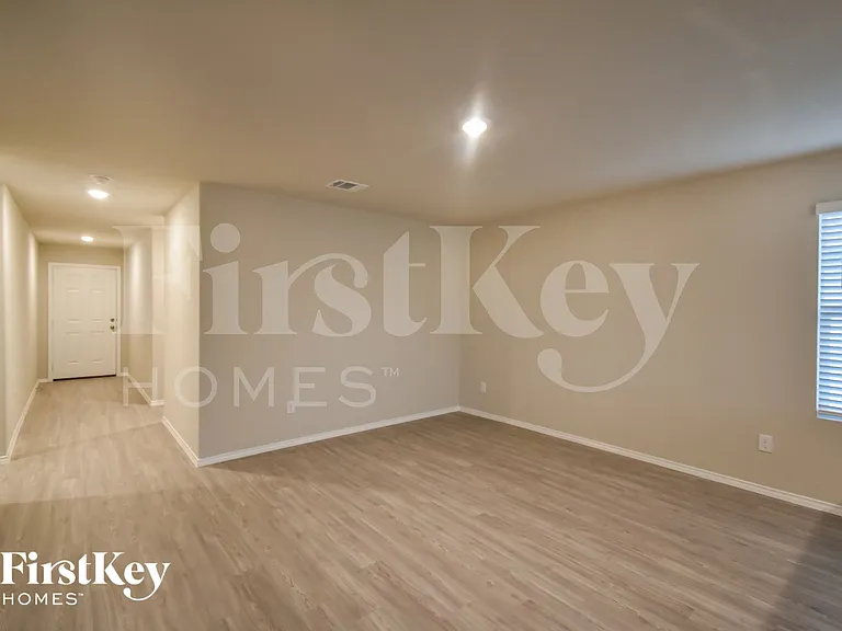 10522 De Gonzalo Way — Photo 3