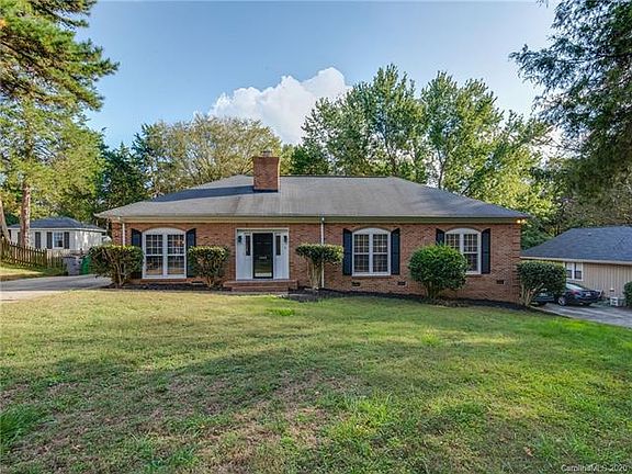 3rd image of 2609 Fernbank Dr