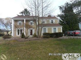 1502 W Horseshoe Bend Dr, Rochester Hills, MI 48306
