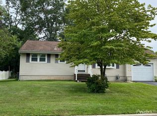 67 Roberts Ave E, Piscataway, NJ