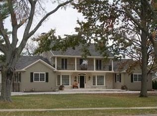 1987 N Broad St, Galesburg, IL 61401