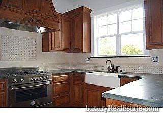 2nd image of 2192 Almaden Rd