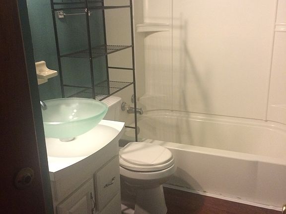 3rd image of 742 W Lafayette Ave