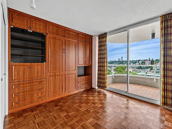 3rd image of 1045 Quayside Dr #1206