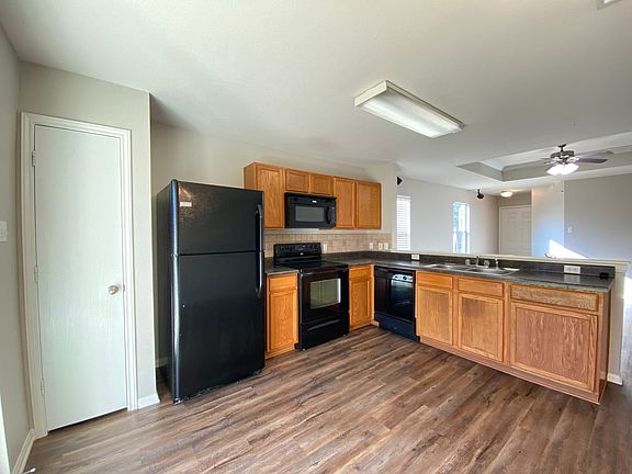 3rd image of 224 Avrshire Ln