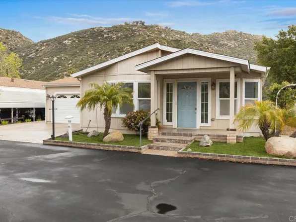 8975 Lawrence Welk Dr Space 136, Escondido, CA 92026