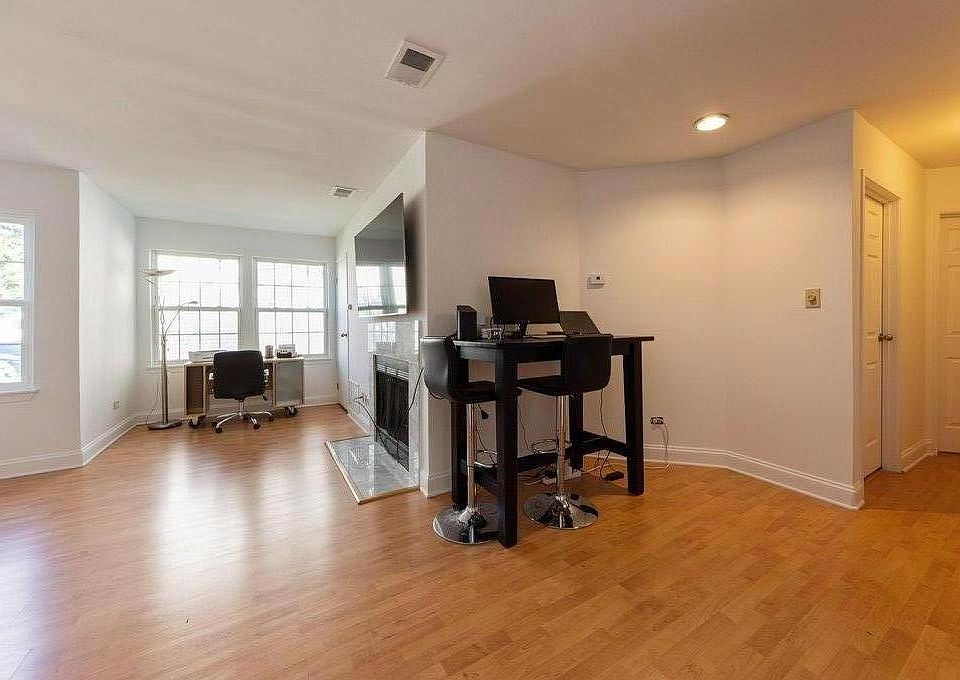 1st image of 1329 E Wyndham Cir