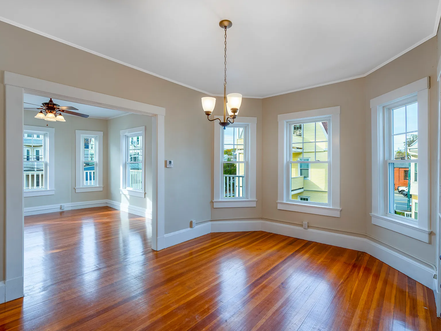 4 bed, 1820 sqft, $3,900 — Photo 2