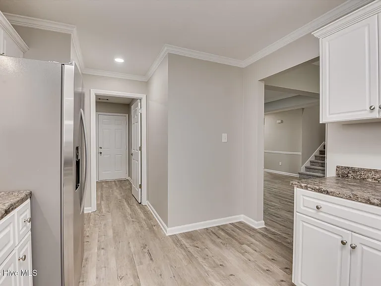 7604 Pleasantville Way — Photo 17