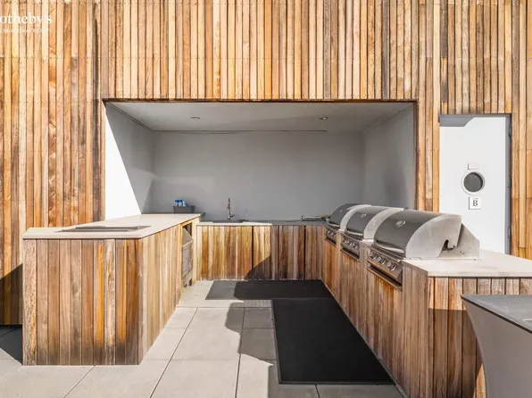 420 West 25th Street image 16 of 17