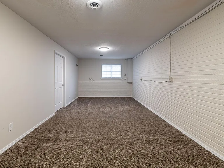 1156 S Grant Ave — Photo 21