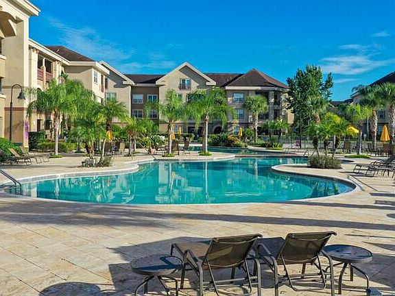 2nd image of 1530 Villa Capri Cir APT 110