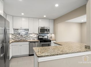 607 Hanover Ct UNIT Z2, Schaumburg, IL 60194