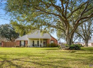 17353 Erin Ct, Prairieville, LA 70769