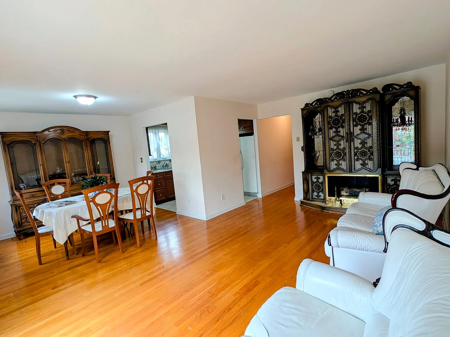 3 bed, 1100 sqft, $3,500 — Photo 4