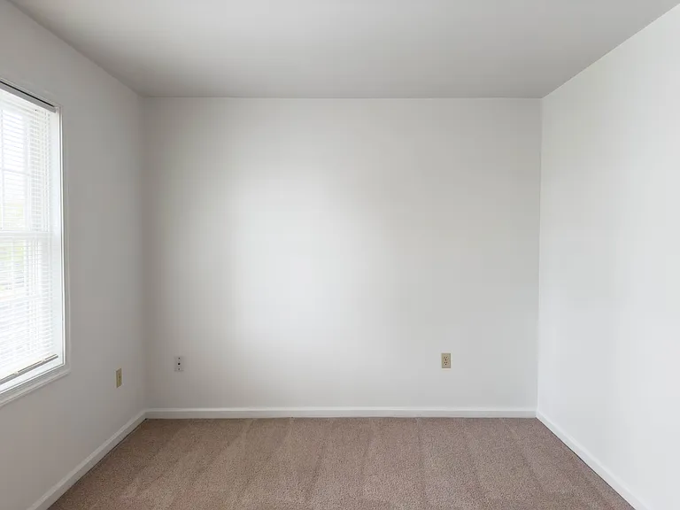 80 Diller Ave #4 — Photo 15