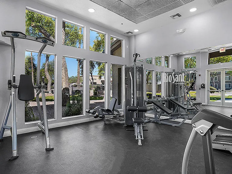 Rio Santa Fe Apartments — Photo 16