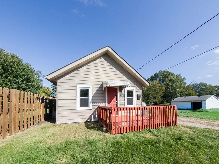 1001 Maish Ave — Photo 2