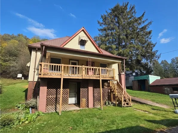 54 April St, Dillonvale, OH 43917