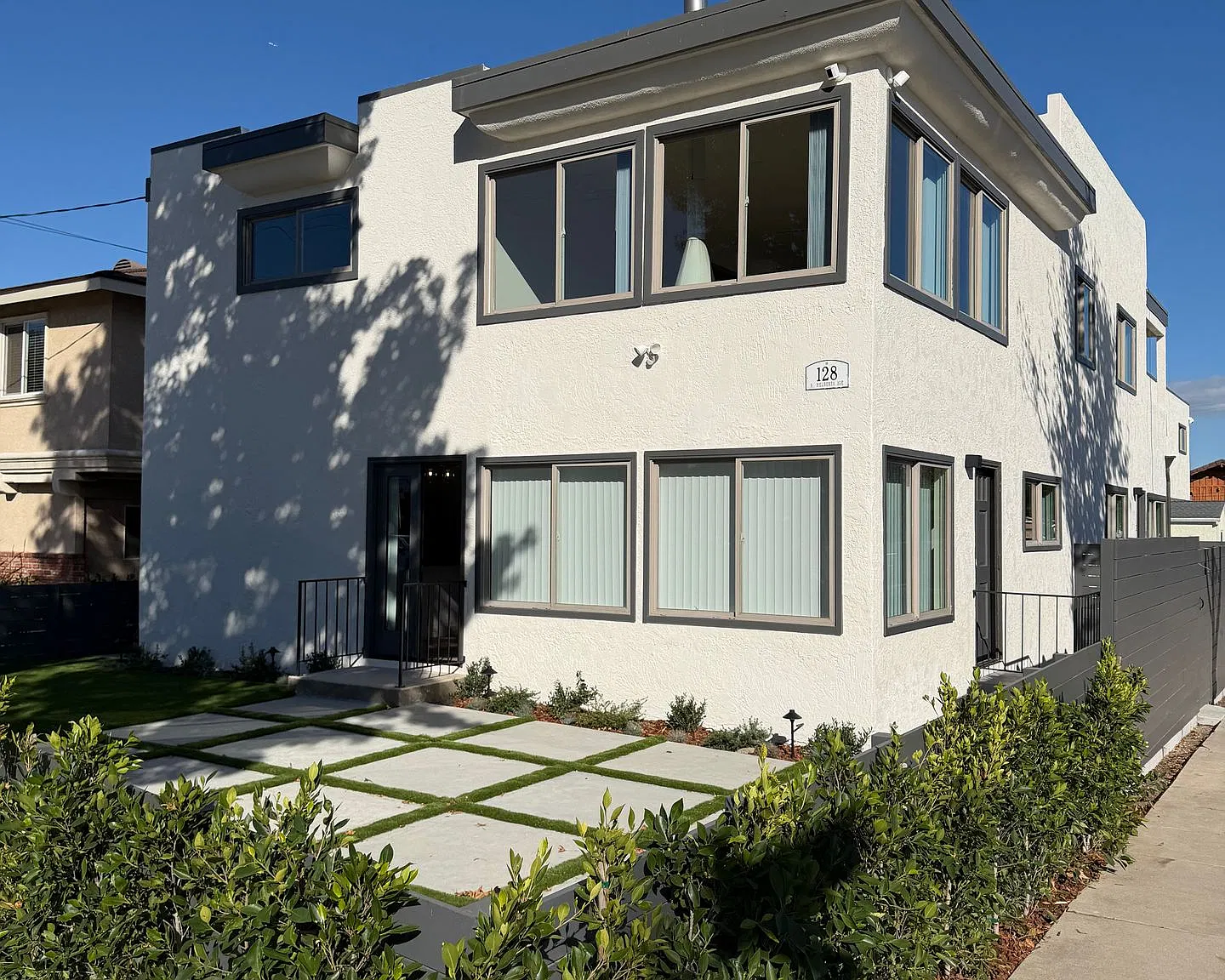 128 S Helberta Avenue — Photo 1