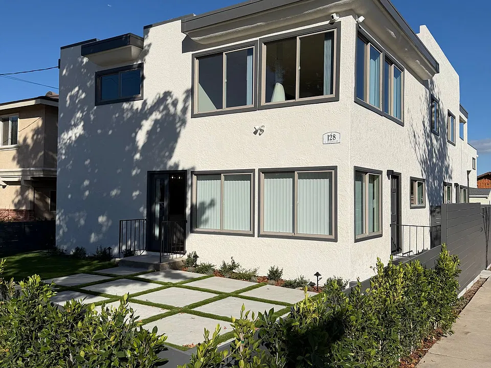 128 S Helberta Ave