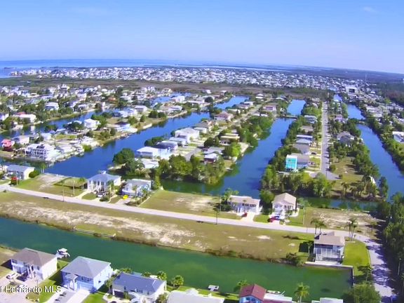 3rd image of 4034 Amberjack Dr