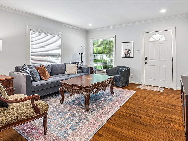 7038 Coronado Ave — Photo 3