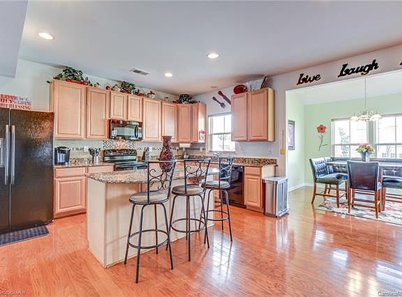 5th image of 2513 Post Oak Ln