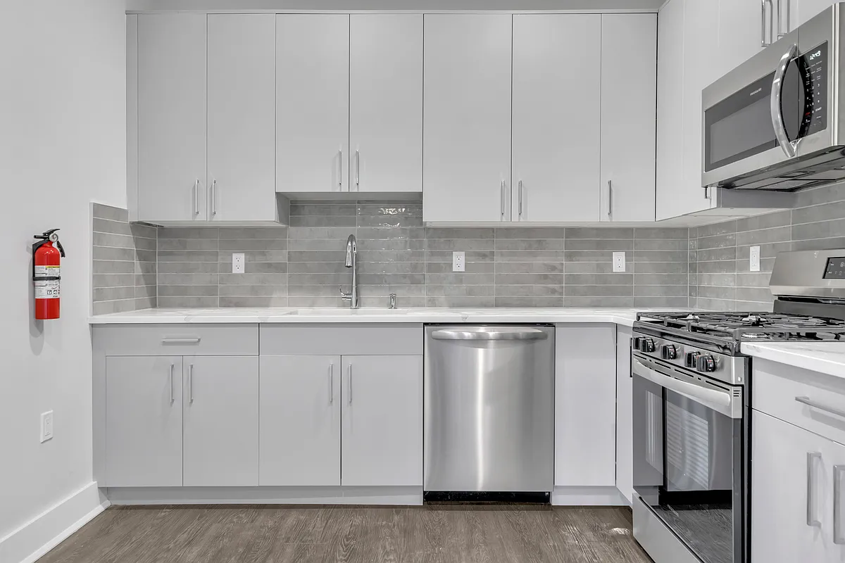 Building Photo - 491 Walker St #3C