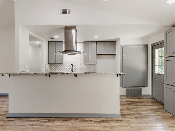 4th image of 3250 Saint Croix Dr