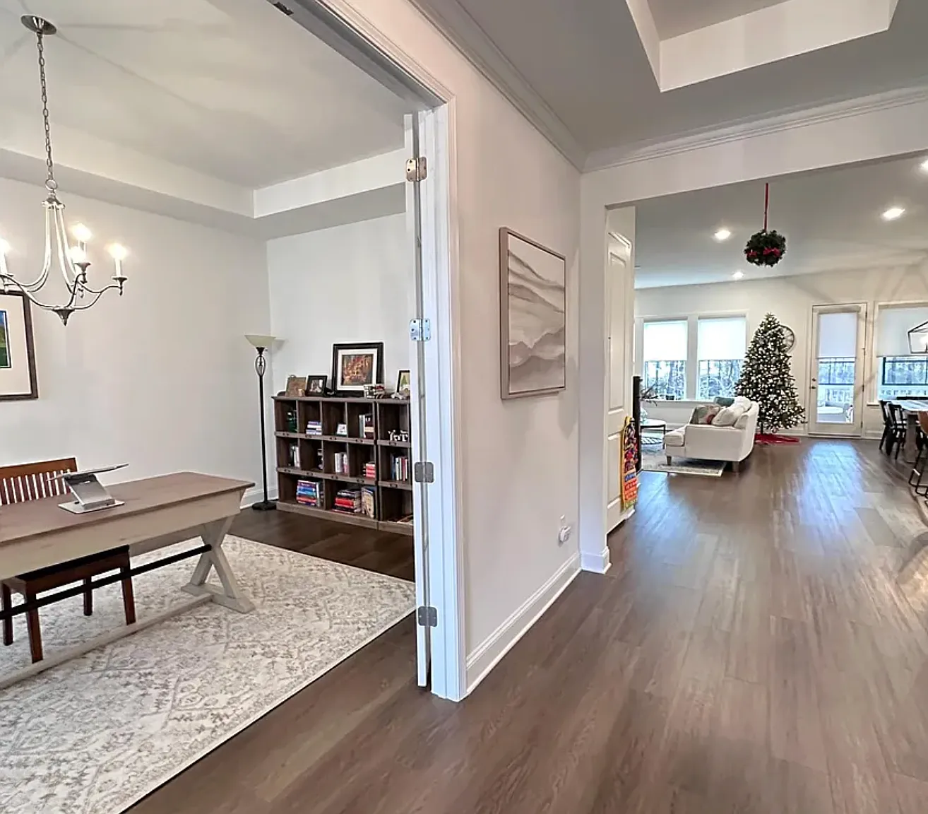 5 bed, 3303 sqft, $3,500 — Photo 2