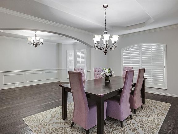 2nd image of 3528 Berkwood Pl