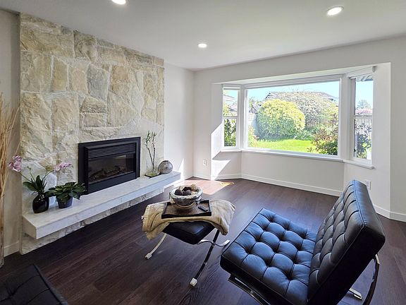 4th image of 10651 Canso Cres