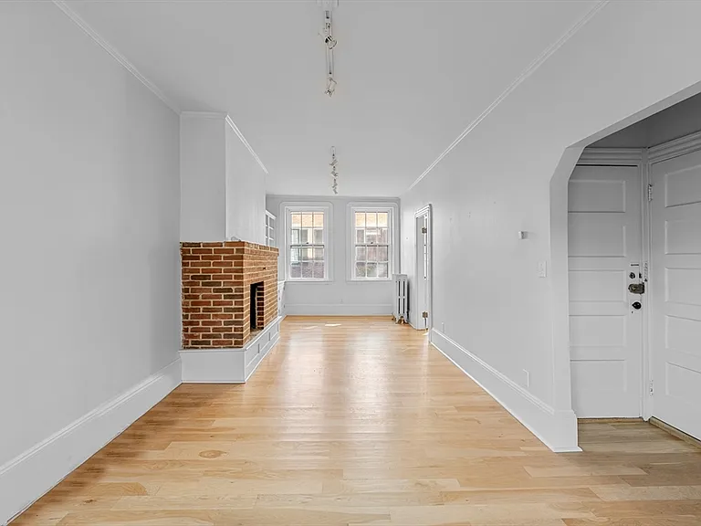 132 Myrtle St #2 — Photo 3