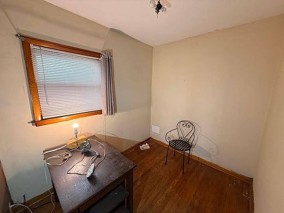 4th image of 10003 S Exchange Ave