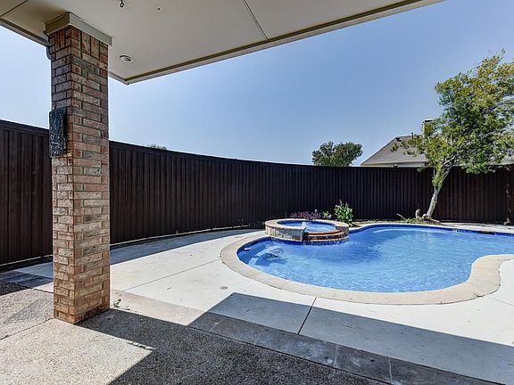 3rd image of 2501 Browning Dr