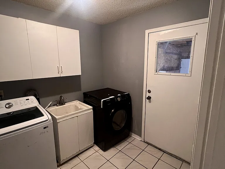 42 Toba Cres — Photo 18