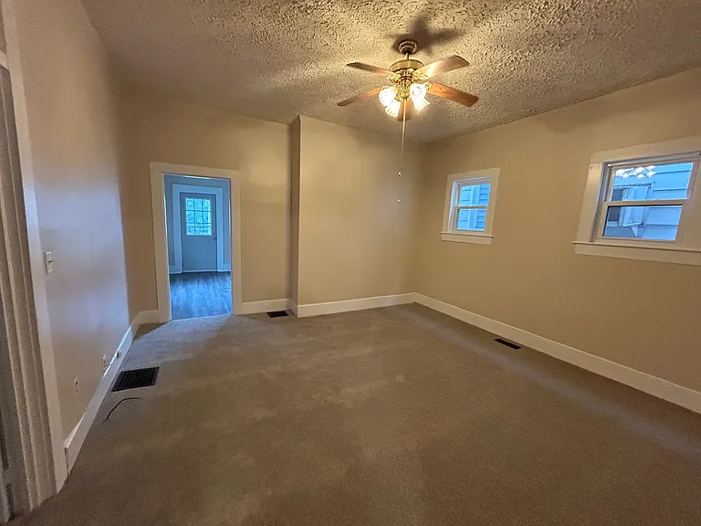3120 Arlington Ave — Photo 3