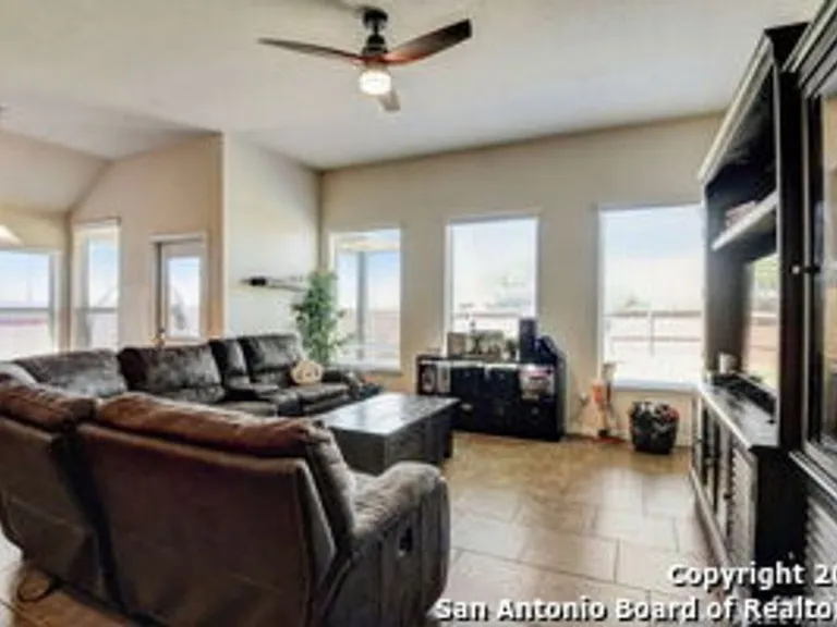 3929 Pease Park — Photo 7