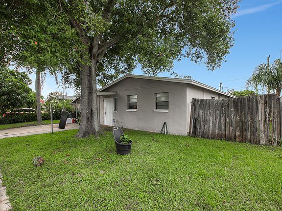 4th image of 418 Earl Ave