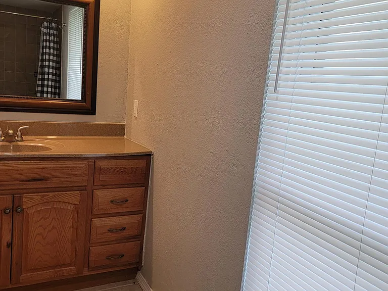 2817 Franklin Dr — Photo 7