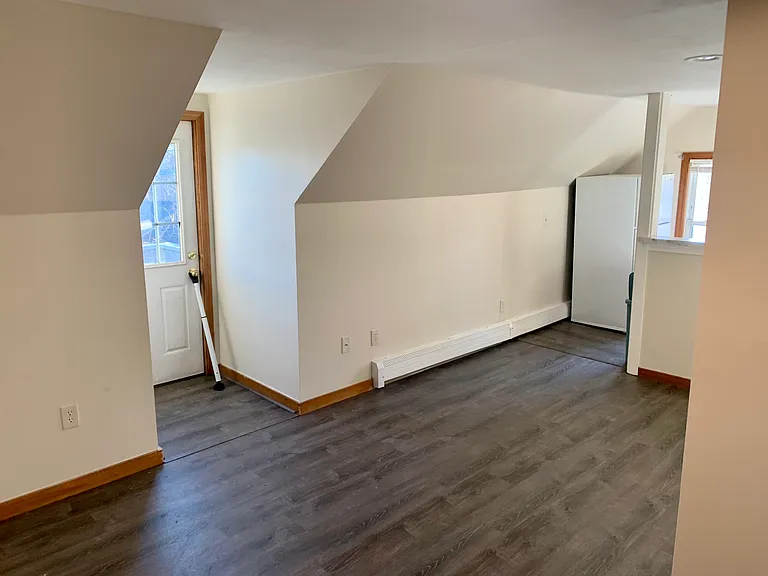 528 Deering Ave #6 — Photo 6