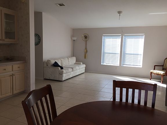 5th image of 1005 Ginger Ln